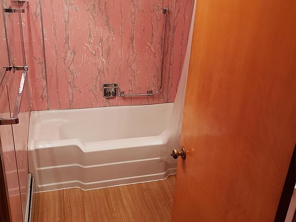 5th image of 2850 173rd St APT 1