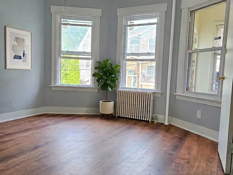 243 N 4th St #1 — Photo 3