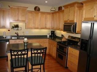 20515 Kalmeadow Ct, Lakeville, MN 55044
