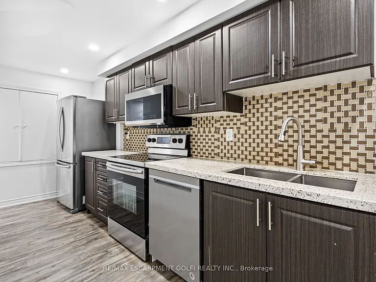 6087 Eaglewood Dr #LOWER — Photo 8