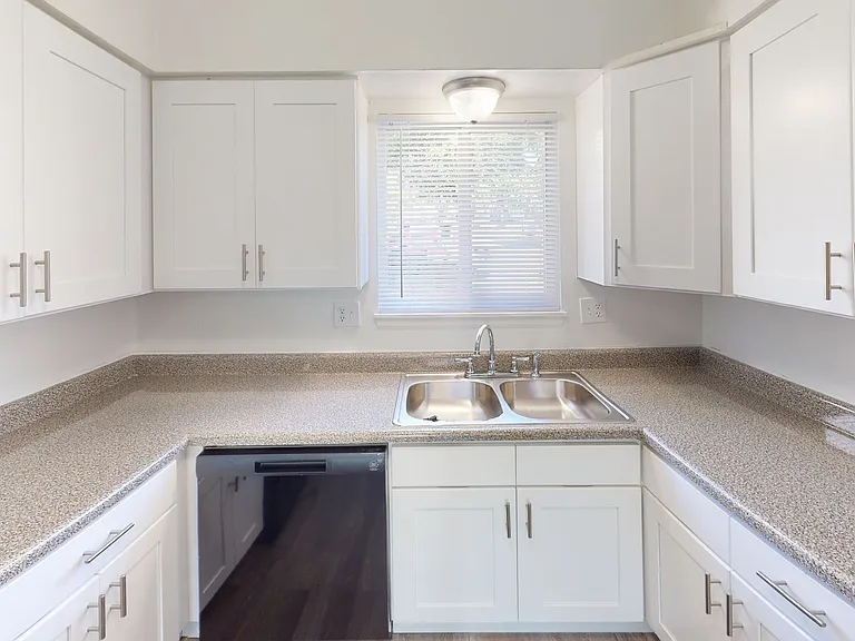 Villages on Madison Apartments — Photo 4