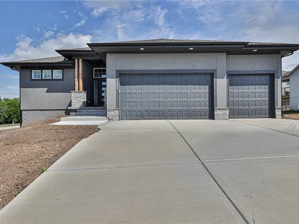 1203 Morgan Dr, Pleasant Hill, MO 64080