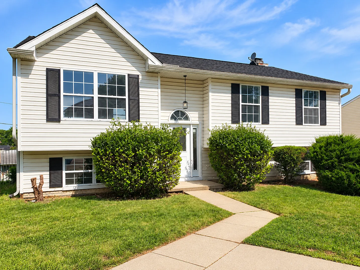 4 bed, 1983 sqft, $3,499 — Photo 3