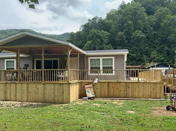 121 Austin Ln, Bob White, WV 25028