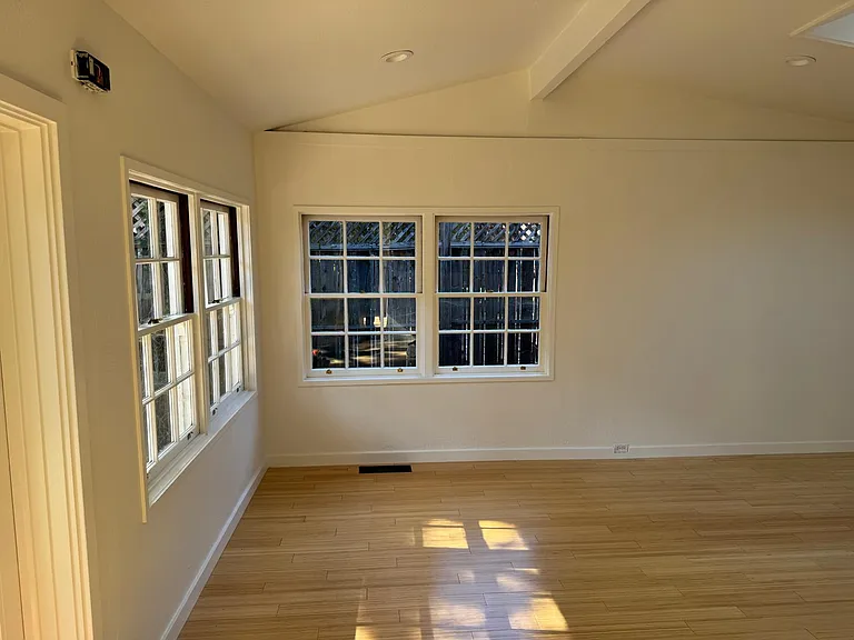 254 Redwood Rd — Photo 12