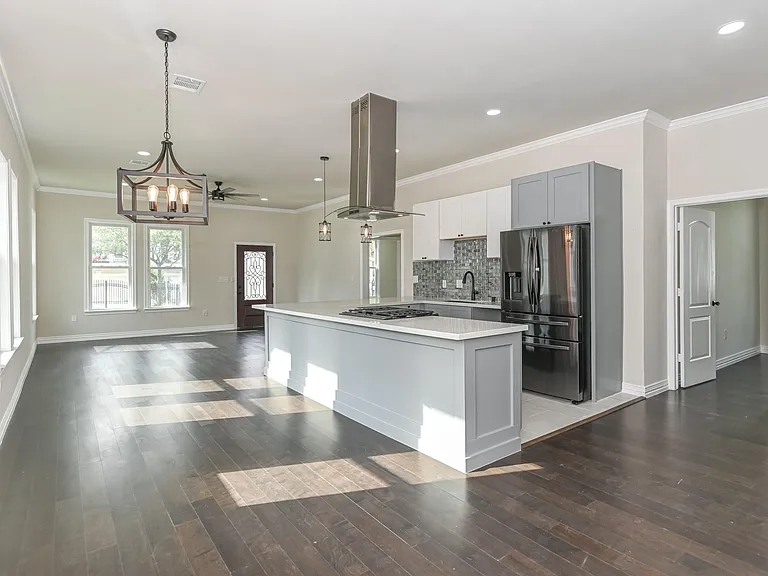 2902 Houston Ave — Photo 9