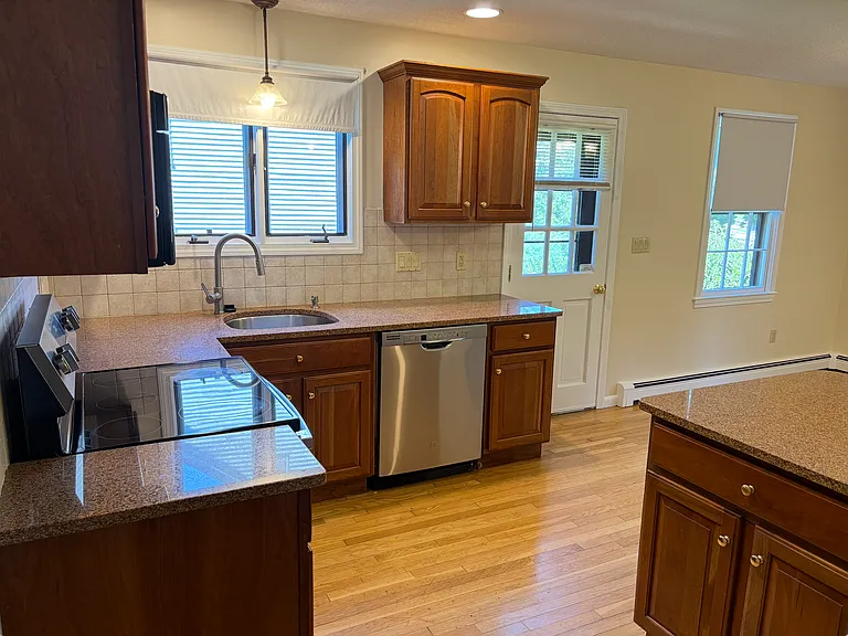 7 Oak St #5 — Photo 6