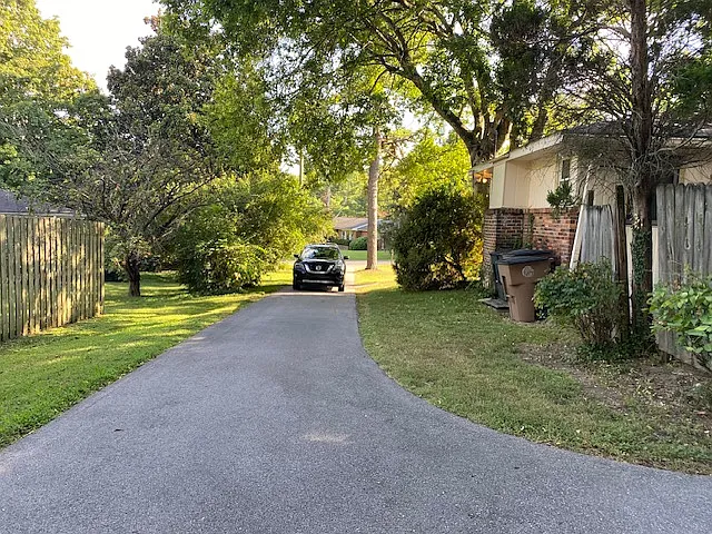 472 Manley Dr — Photo 22