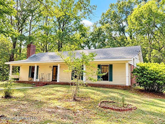 5th image of 304 Pebble Creek Rd