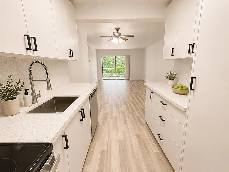 610 NW 13th St #210 — Photo 5