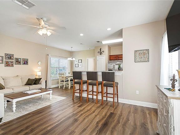 4th image of 823 Avenue B