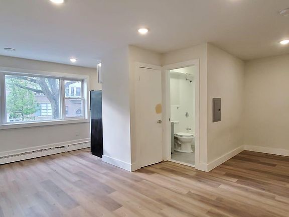 3rd image of 2505 Kennedy Blvd #68B