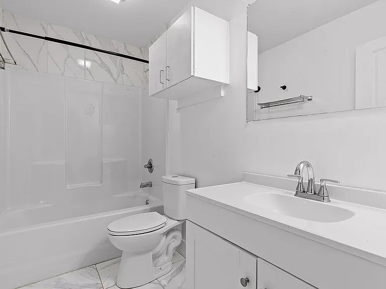 200 S Aster Ave #C — Photo 14