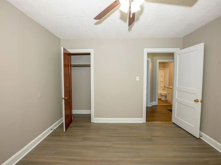514 Henry St — Photo 7