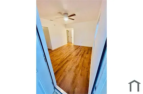 422 NE 82nd St #2B Photo 1