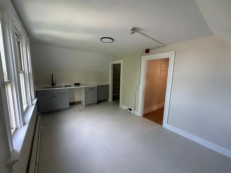 11 Dedford St #3 — Photo 2