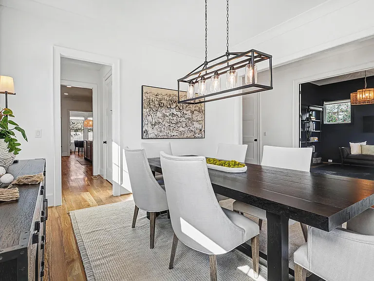 2852 Dorchester Pl — Photo 8