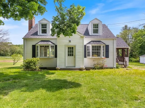 25 Upper Pattagansett Road, East Lyme, CT 06333