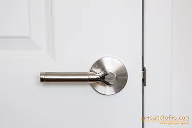 Rented by aptsandlofts.com