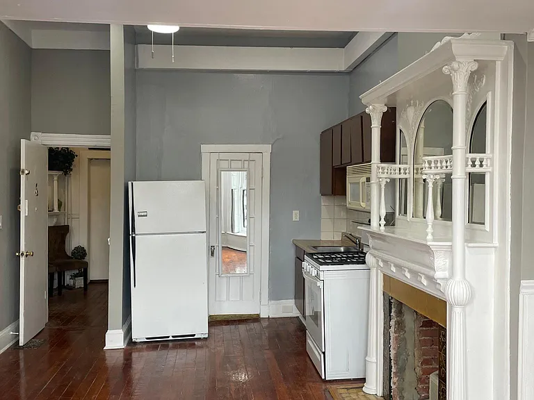 1526 W Mount Royal Ave #1F — Photo 3