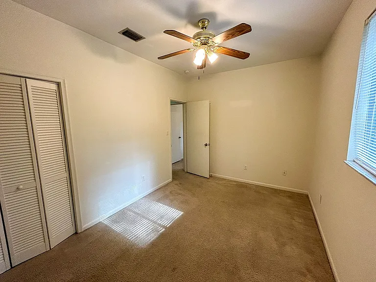 315 NW 28th St — Photo 30