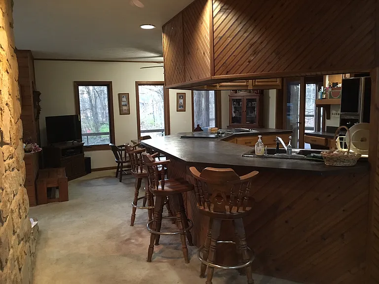 626 W Jackson St — Photo 10