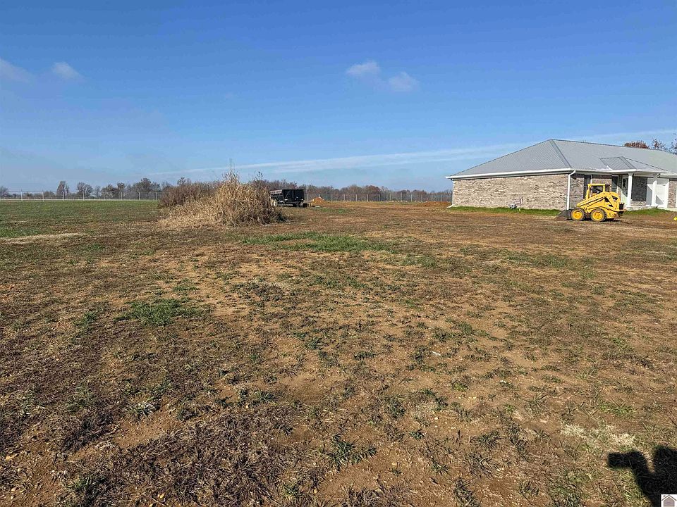 2nd image of 513 Twin Hill Rd