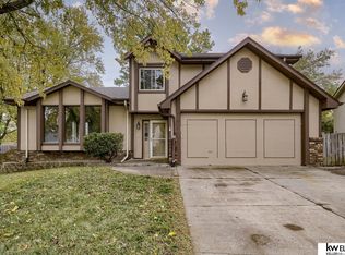 12733 Ridgeview Cir, Bellevue, NE 68123
