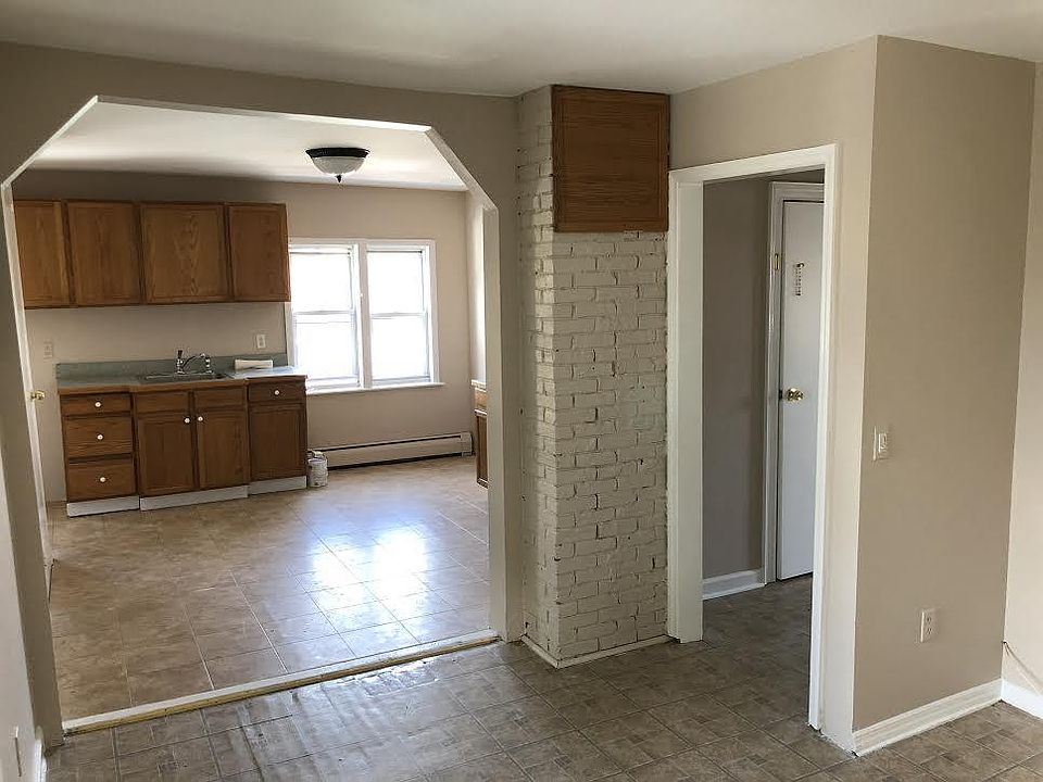 Kitchen view from livingroom