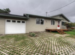 207 NE 4th St, Newport, OR