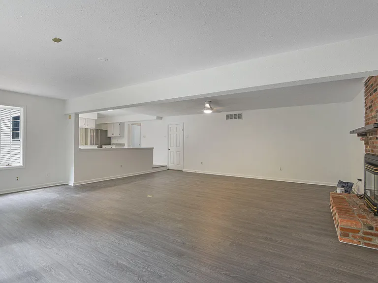 91 Premier Ct — Photo 18