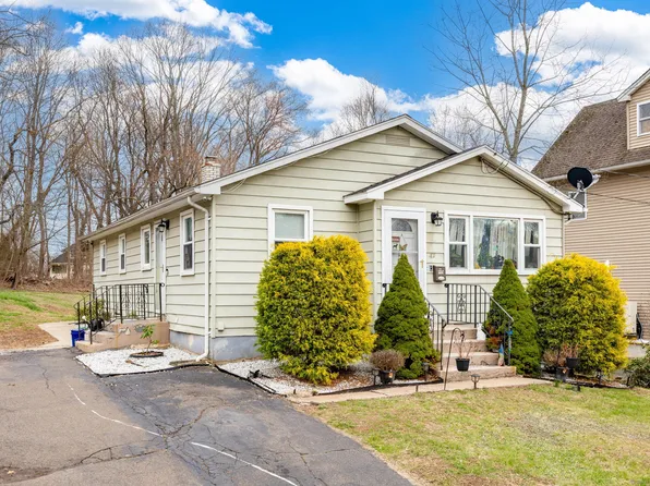 47 Graveline Avenue, Meriden, CT 06451