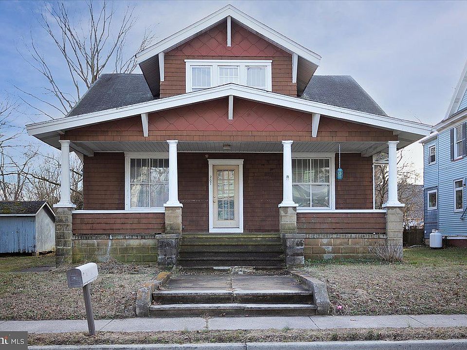 1st image of 207 W Sunset Ave