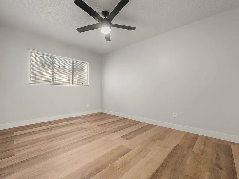 3862 S Potomac Ave — Photo 25