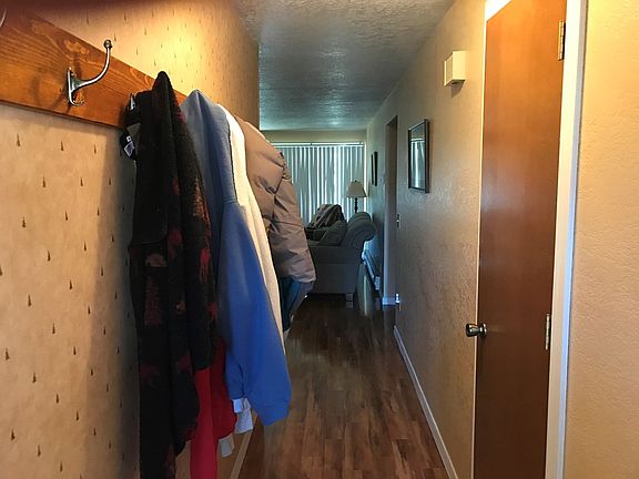 3rd image of 1640 Davis Ave #12