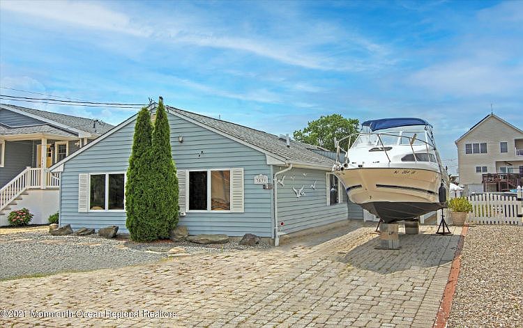 1st image of 3439 Maritime Dr