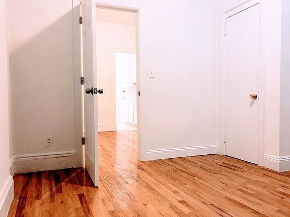 2nd image of 236 E 89th St #2CC
