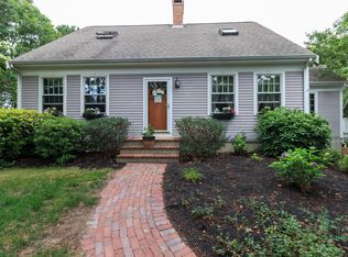 8 Naushon Rd, Sagamore Beach, MA 02562