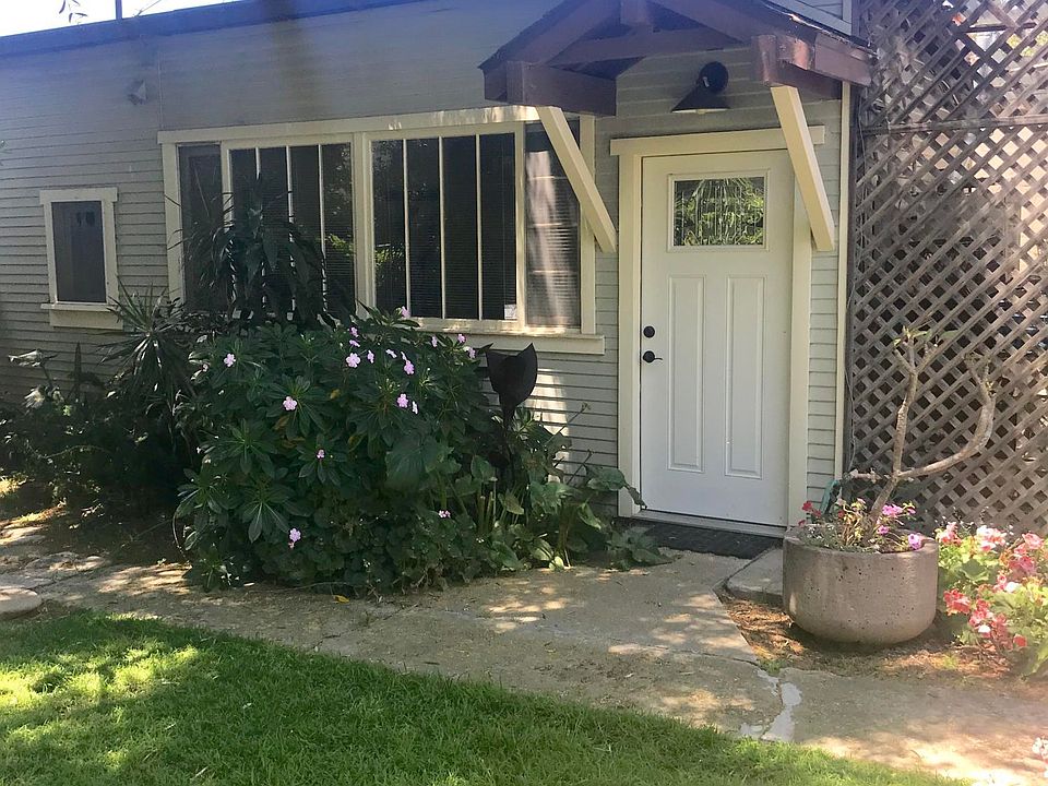 1st image of 384 Barry Dr