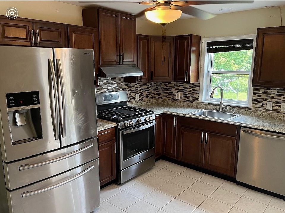 1040 Joselson Ave, Bay Shore, NY 11706 Zillow