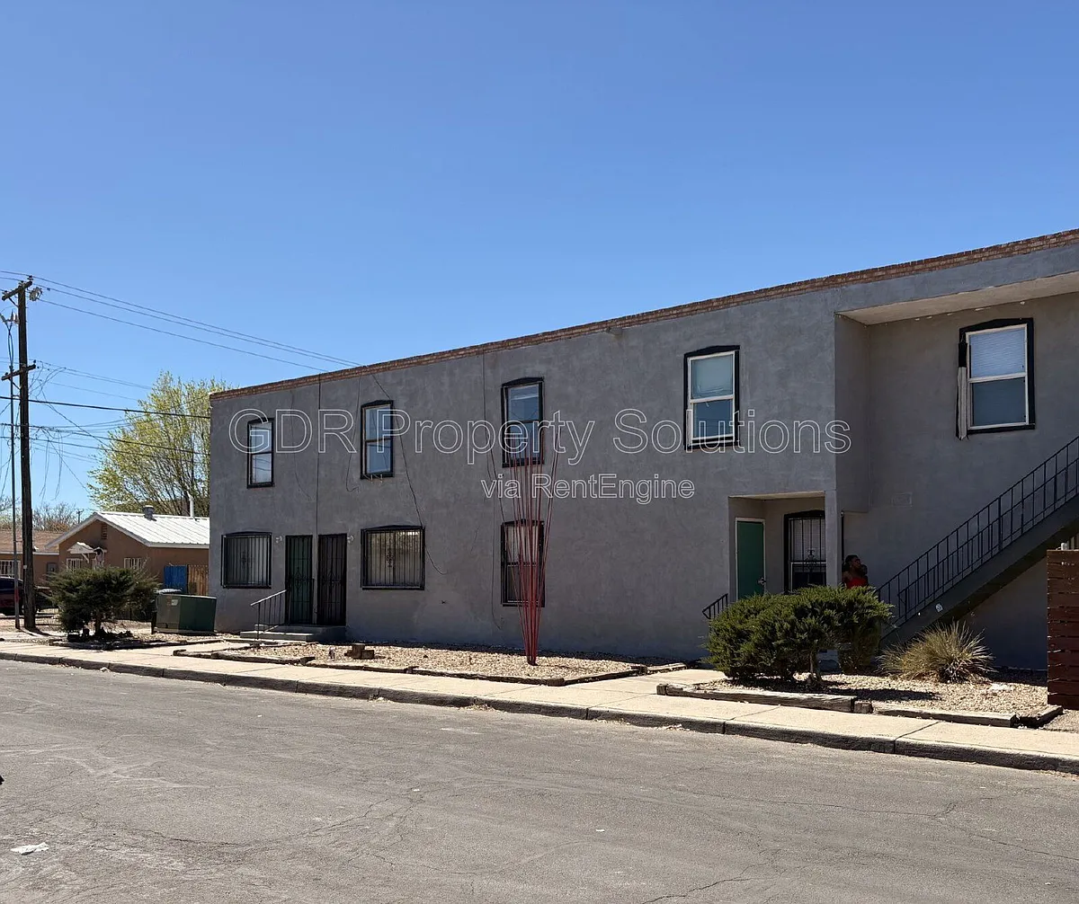 Building Photo - 1100 Coal Ave SW #7