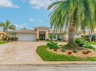 1990 Iowa Ave NE, Saint Petersburg, FL 33703