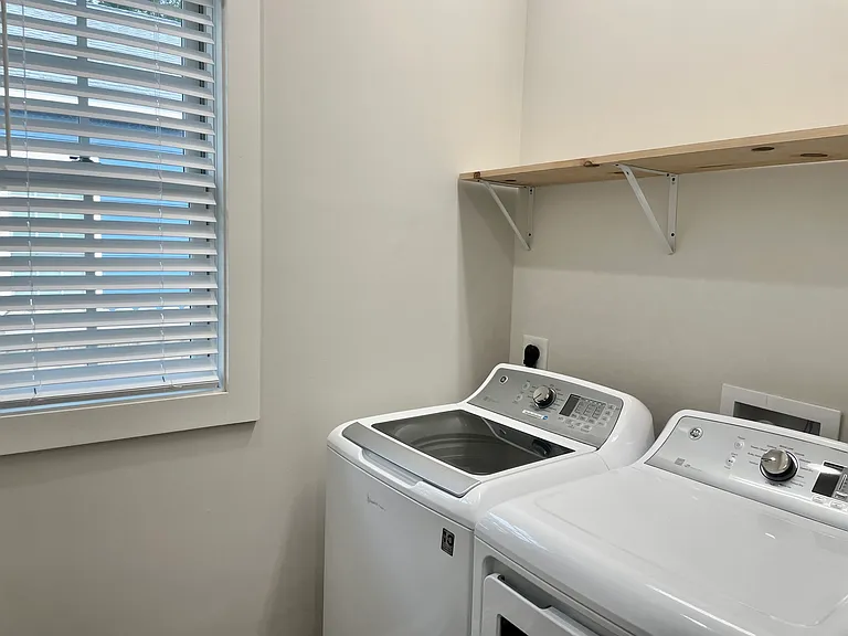 1011 Selma St — Photo 19