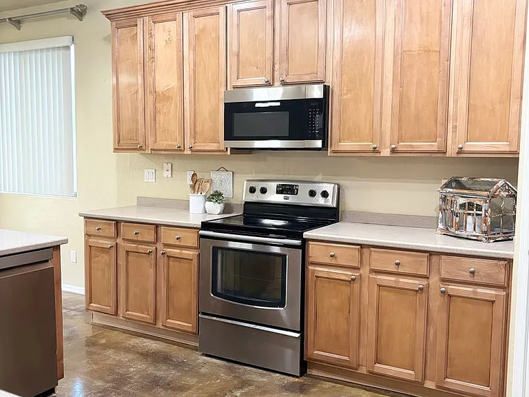 3147 E Vallejo Dr — Photo 6