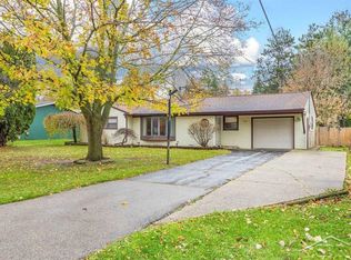 1316 Rainbow Dr, Saginaw, MI 48638