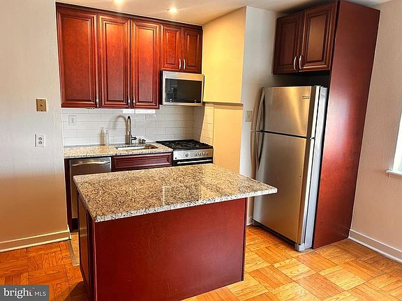 5th image of 2601 Pennsylvania Ave APT 1027