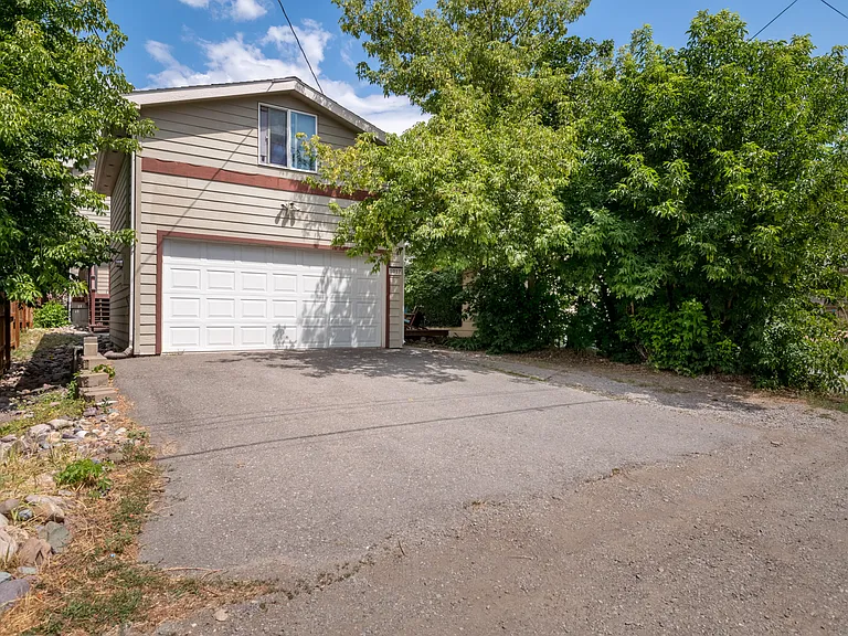1017 Poplar St #1/2 — Photo 11