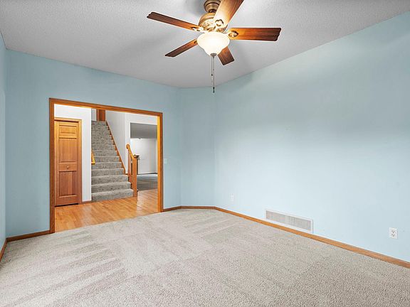 3rd image of 1132 Falls Cir