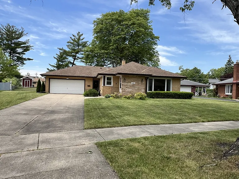 1431 E Emmerson Ln — Photo 27