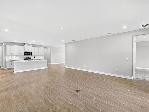 3rd image of 5028 124th Ave E